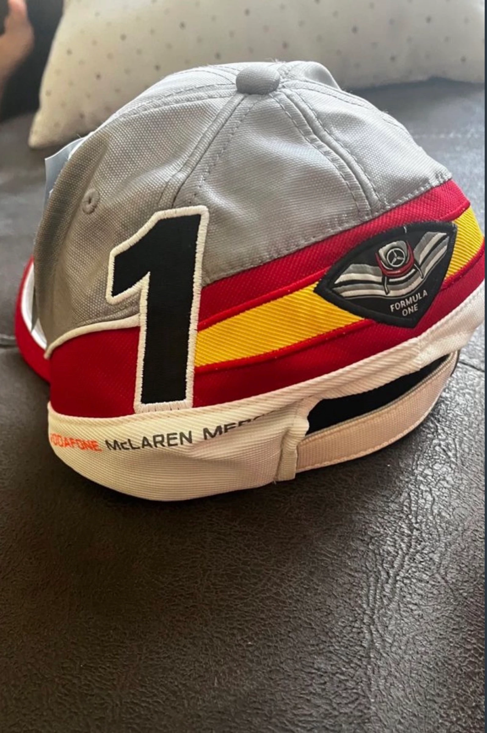 Casse de l'équipe officielle de Mercedes-Benz de Fernando Alonso pour la saison 2007 – photo 2